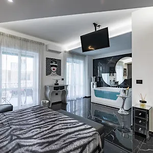 prezioso-suites-rooms.lecce-hotels.com/